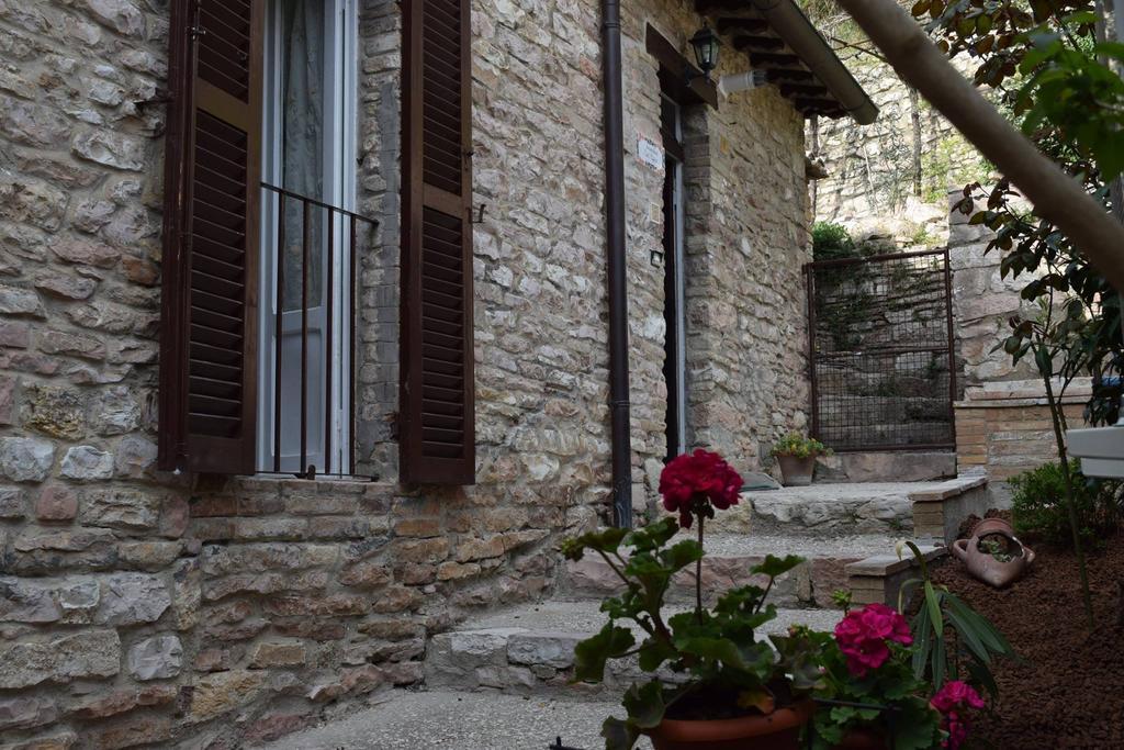 Apartments Aurora Delle Rose Assise Extérieur photo